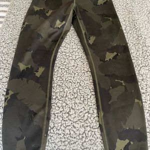 Lululemon Camo
Leggings